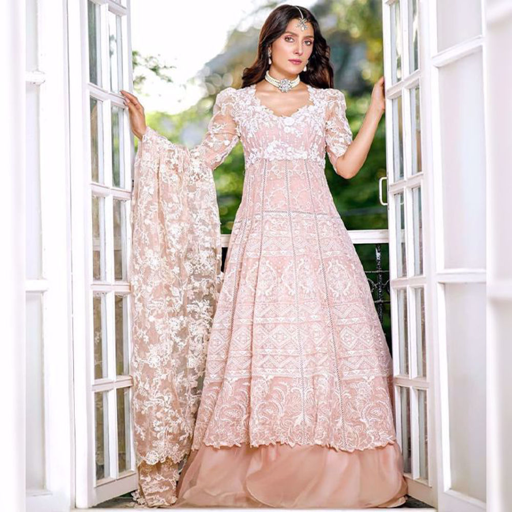 Picture of A woman of strength and character who wins us over with her charm and beauty in this beautifully crafted ensemble by Zainab Salman!