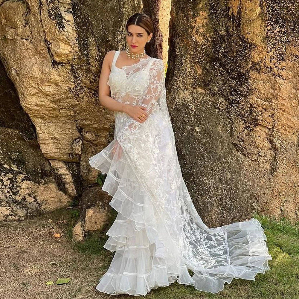 Picture of Kriti sanon Looks stunning in Our white Oslo