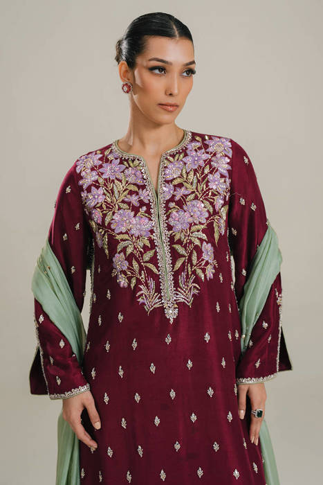 Plum Sapphire in Silk