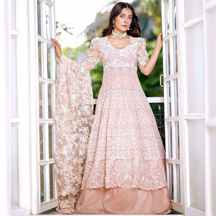 Picture of A woman of strength and character who wins us over with her charm and beauty in this beautifully crafted ensemble by Zainab Salman!