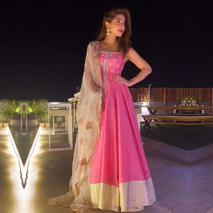 Picture of Exhibiting sophistication and refined taste in ensembles, @ayesha.m.omar looks exquisite in Zainab Salman this Eid!