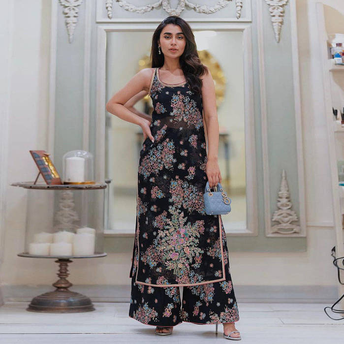 Picture of Sona Rafiq Looks stunning in our Floral street outfit.