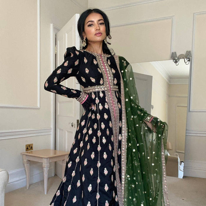 Picture of Sheeo stuns in our enthral kalidaar.