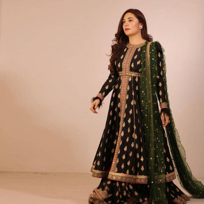 Picture of Merium.pervaiz_ Looks Stunning In Enthral