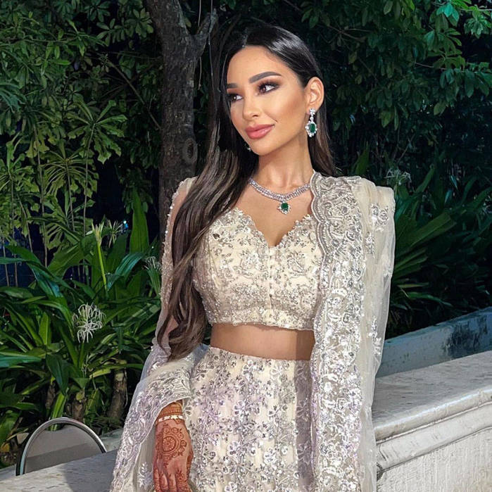 Picture of Alizey Mirza in our beautiful outfit