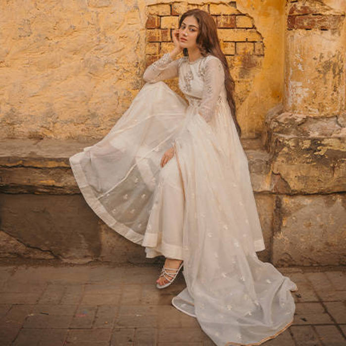 Picture of Hina khalid Hussain Khan Afridi in Customize outfit