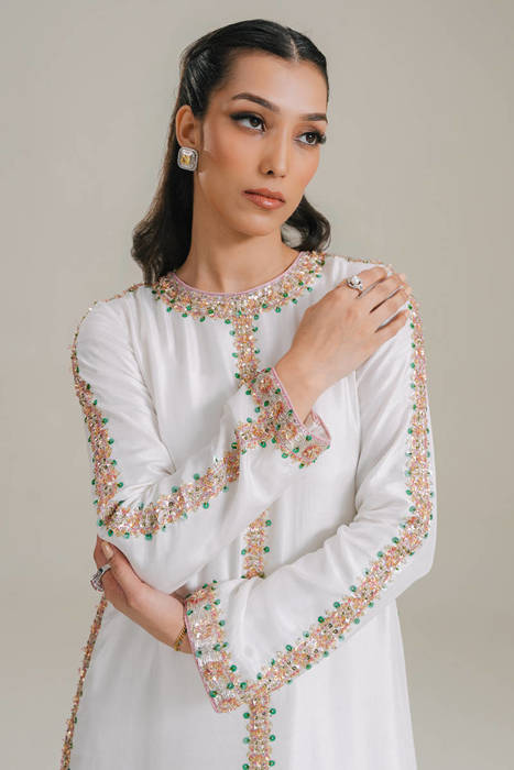 Lila in Silk (White)